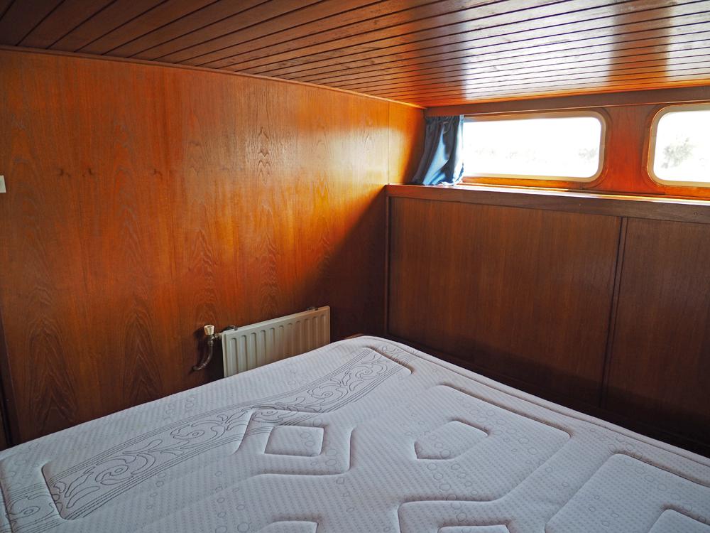 Aft cabin, Accommodation